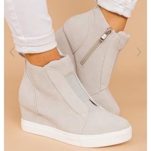 NEW COCCI Known By All Light Gray Wedge Sneakers